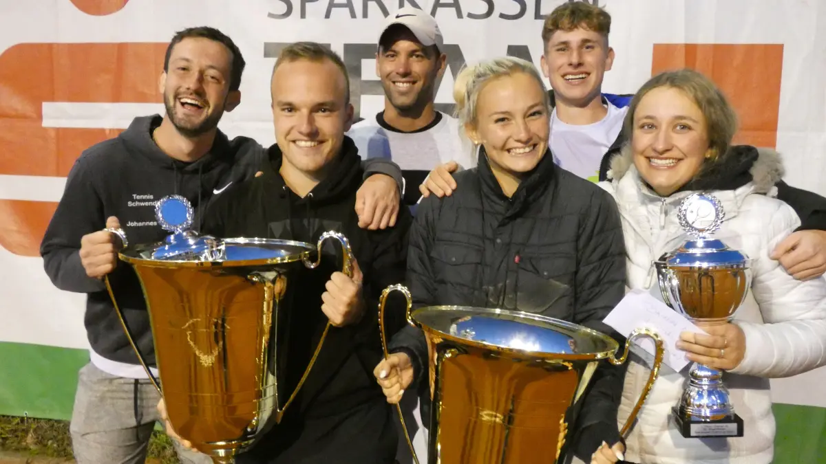Um diese großen Pokale geht es beim Teamcup in Rosenfeld. Wer schnappt sich dieses Mal die Trophäen?