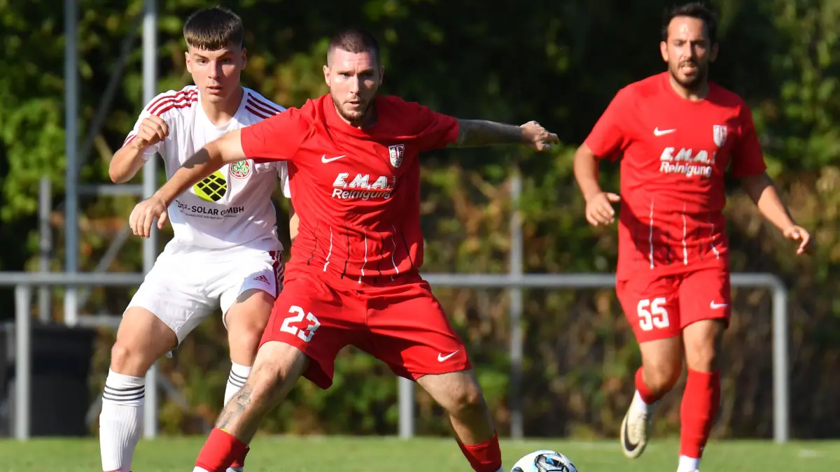 Der TGB Lahr (rote Trikots) will sich gegen Schiltach für die herbe Niederlage im Pokal rehabilitieren.