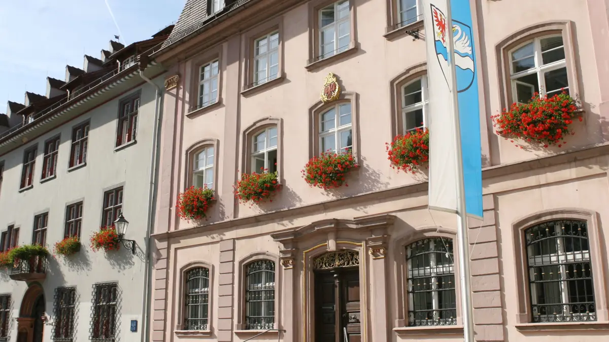 Das Rathaus Villingen, Amtssitz des Oberbürgermeisters von VS: Für die OB-Wahl im Oktober gibt es jetzt Bewerbung Nummer drei.