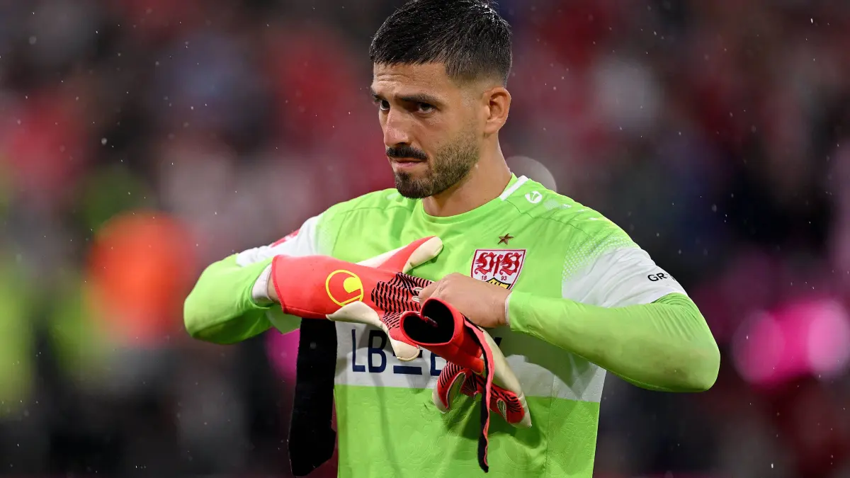 Fussball 1. Bundesliga 26/27 FC Bayern Muenchen - VfB Stuttgart : Fussball 1. Bundesliga Saison 2026/2027 1. Spieltag 28.08.2026 FC Bayern Muenchen - VfB Stuttgart Torwart Fabian Bredlow VfB Stuttgart *** Soccer, Bundesliga 1, 20262027 Season, Matchday 1, August 28, 2026: FC Bayern Munich vs. VfB Stuttgart Goalkeeper: Fabian Bredlow VfB Stuttgart