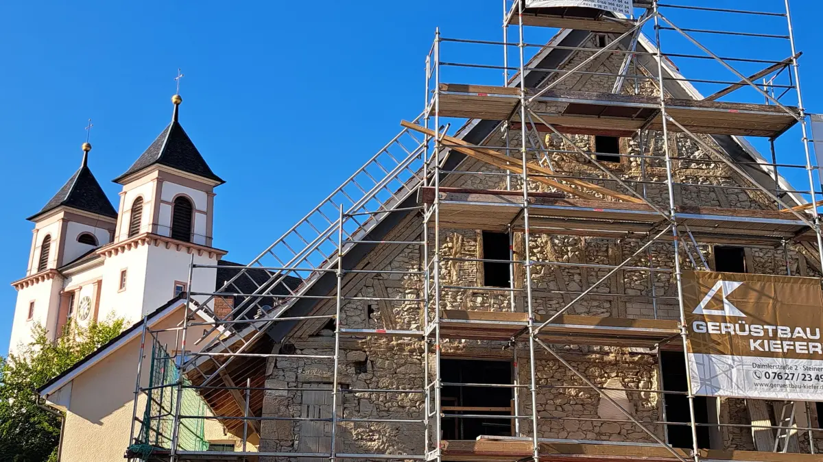 Die behutsame Instandsetzung des Hauses Baloh in der Fridolinsgasse ist ein Bekenntnis zum historischen Ortsbild Stettens rund um die Kirche St. Fridolin.