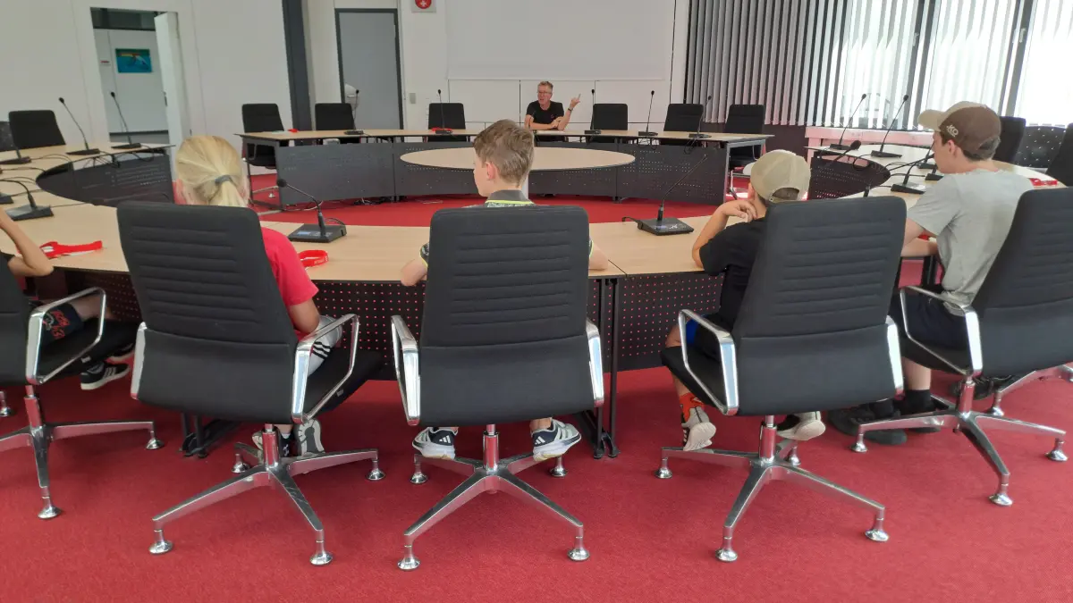 Sommerferienprogramm Jettingen: So fühlt sich also ein richtiger Gemeinderat