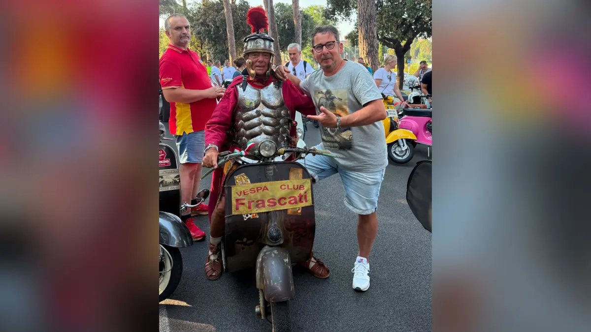 Beim großen Vespageburtstag in Rom war auch Gianni Luceri aus Rottweil dabei.