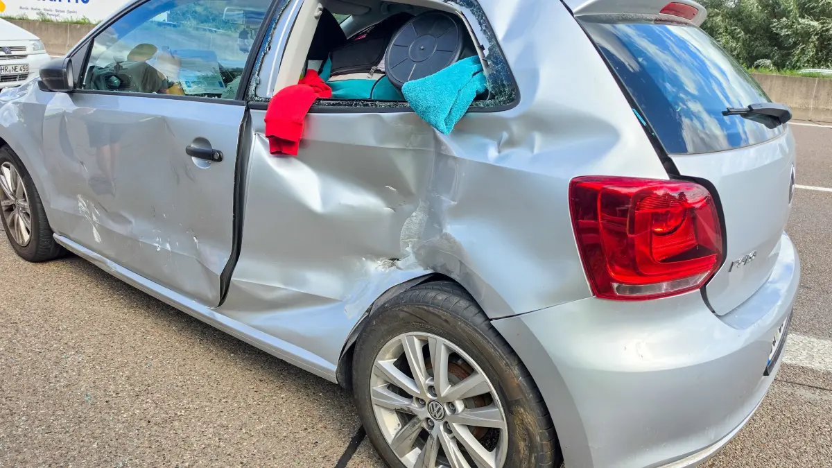 Auf der A5 kam es zu einer Karambolage - hier ist eines der beteiligten Autos zu sehen.