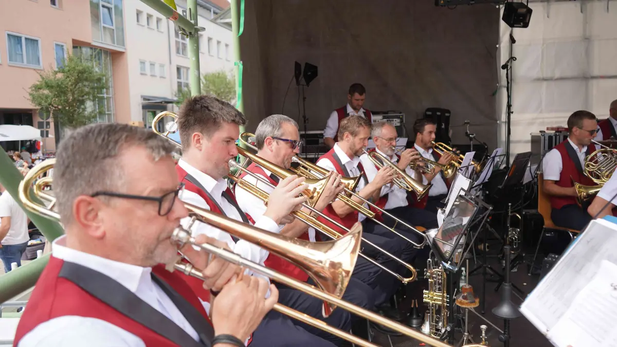 Buntes Treiben herrscht am Wochenende bei Trödlermarkt und Stadtfest in der Furtwanger Innenstadt.