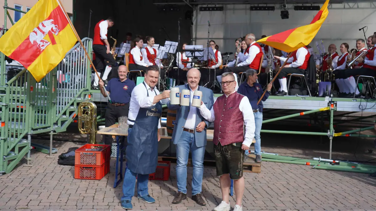 Buntes Treiben herrscht am Wochenende bei Trödlermarkt und Stadtfest in der Furtwanger Innenstadt.