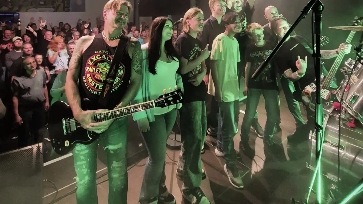 Mit den „Dirty Deeds“ kommt am Samstag, 19. September, ab 20.30 Uhr die erklärte Lieblings-AC/DC-Tribute-Band der Lahrer Rockwerkstatt zurück in den Schlachthof.