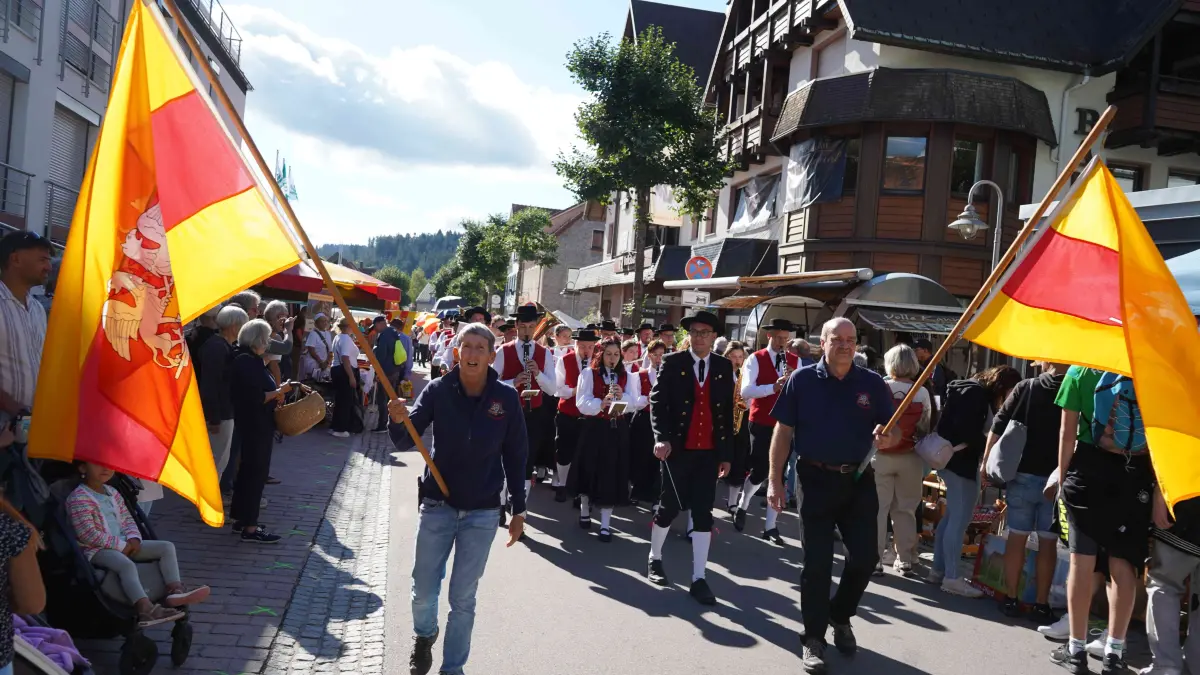 Buntes Treiben herrscht am Wochenende bei Trödlermarkt und Stadtfest in der Furtwanger Innenstadt.
