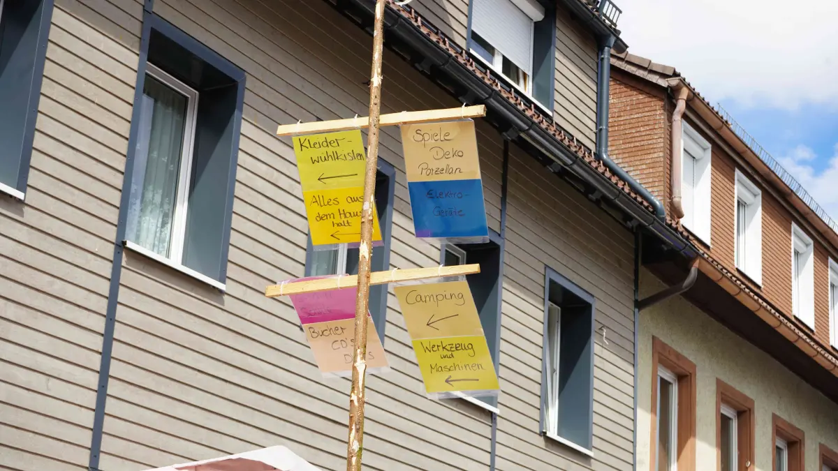 Buntes Treiben herrscht am Wochenende bei Trödlermarkt und Stadtfest in der Furtwanger Innenstadt.