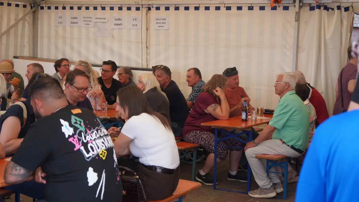 Buntes Treiben herrscht am Wochenende bei Trödlermarkt und Stadtfest in der Furtwanger Innenstadt.