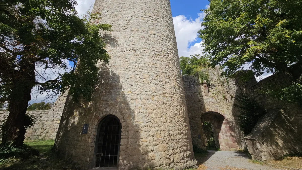 Am Tag des offenen Denkmals ist der Turm auf der Burg Hohennagold von 11 bis 17 Uhr geöffnet