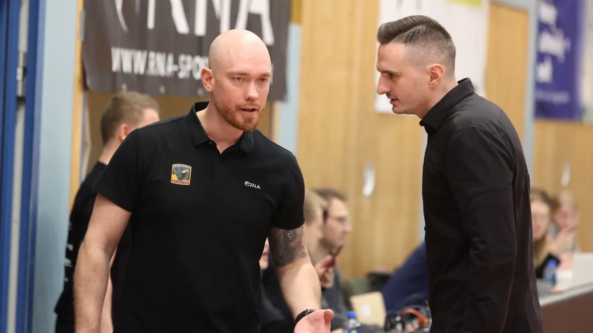 Panthers-Headcoach Pascal Heinrichs (rechts) und sein Co-Trainer Garth Bailey sahen große Entwicklungsschritte ihrer Mannschaft in Kufstein.