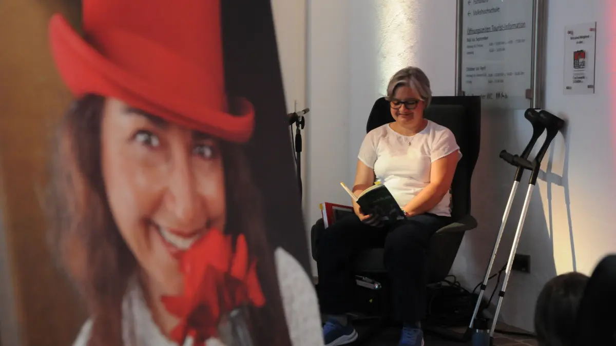 Annika Morgenstern las im Voyer im Rathaus.