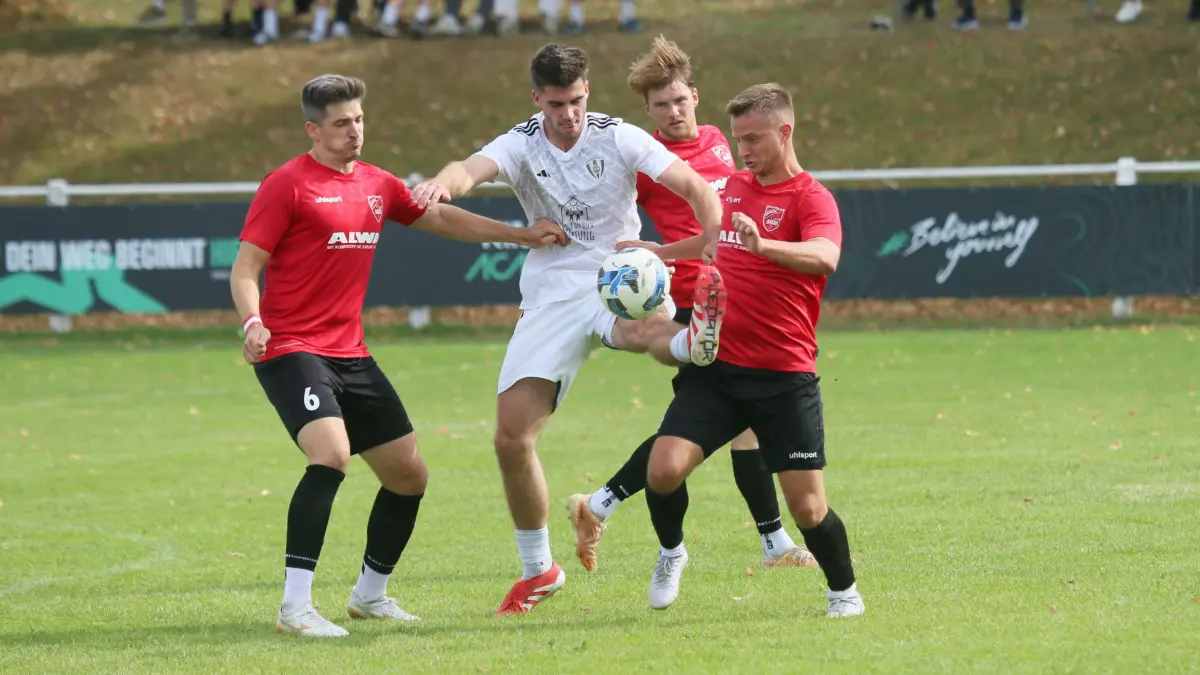 Der VfB Bösingen kann nach dem 3:2 gegen die SG Deißlingen/Lauffen aufatmen: Der erste Dreier ist auf dem Konto