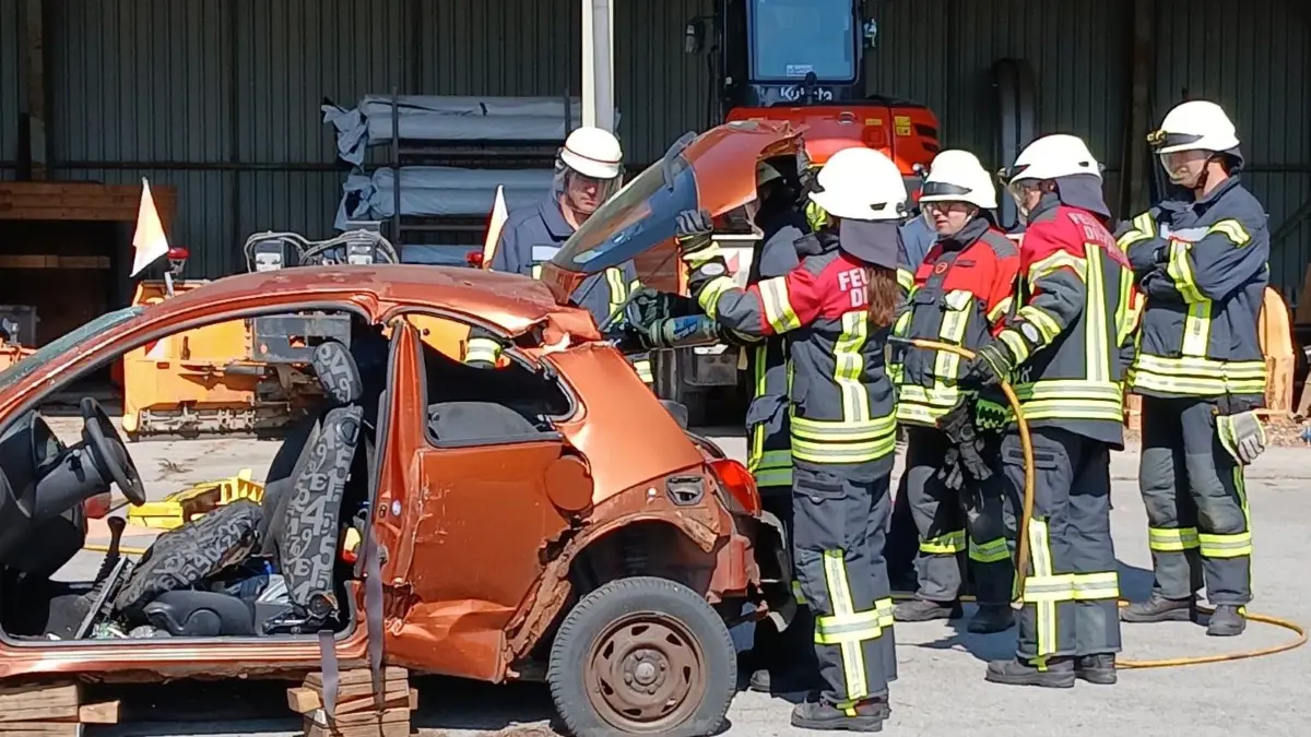 Vielfältig sind die Aufgaben, die bei der Feuerwehr-Grundausbildung zu bewältigen sind.