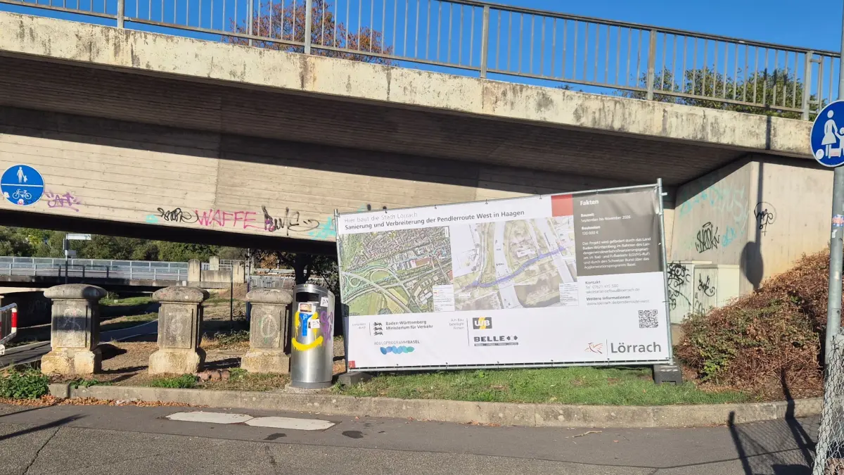 Das Hinweisbanner in Lörrach-Haagen entlang der Pendlerroute West.