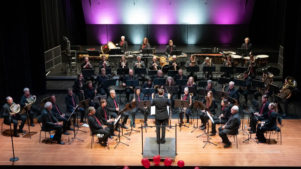 Die Stadtmusik Lörrach nimmt pünktlich zum Septemberbeginn ihre Proben wieder auf. Hier ist ein Bild vom Jahreskonzert zu sehen, das sich im März ganz dem musikalischen Thema „Hochzeiten in aller Welt“ widmete und bei den Besuchern für Begeisterung sorgte.