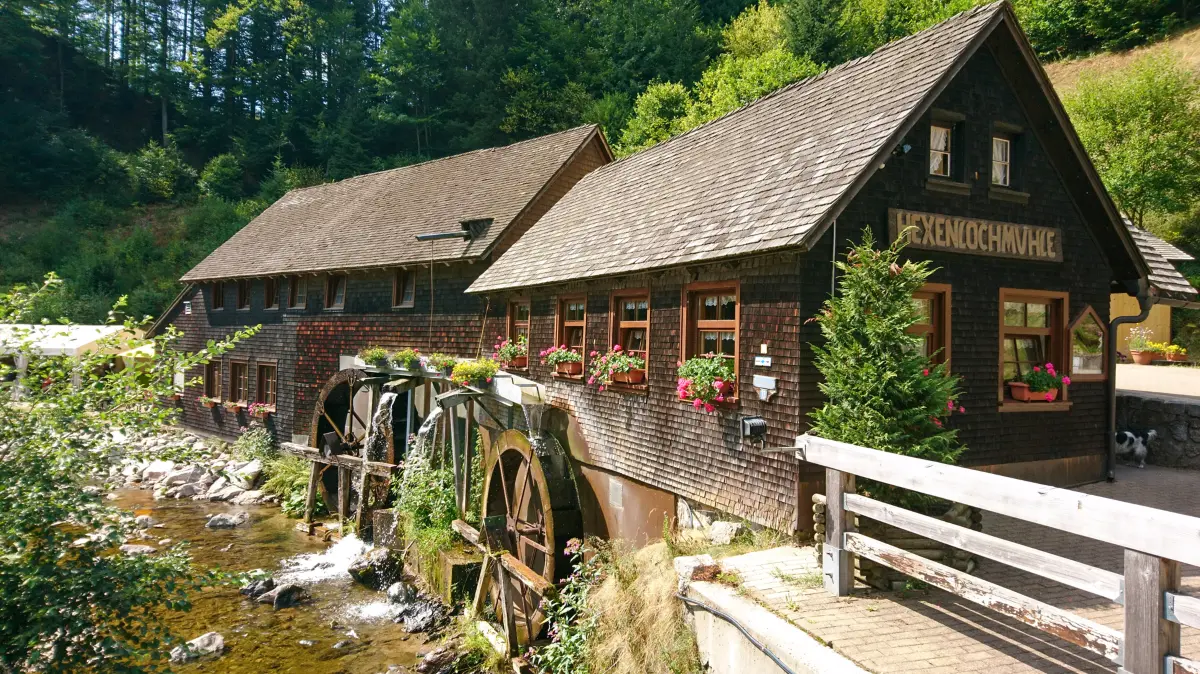 Ein beliebtes Fotomotiv ist die Hexenlochmühle., die einen Abstecher auf jeden Fall lohnt.