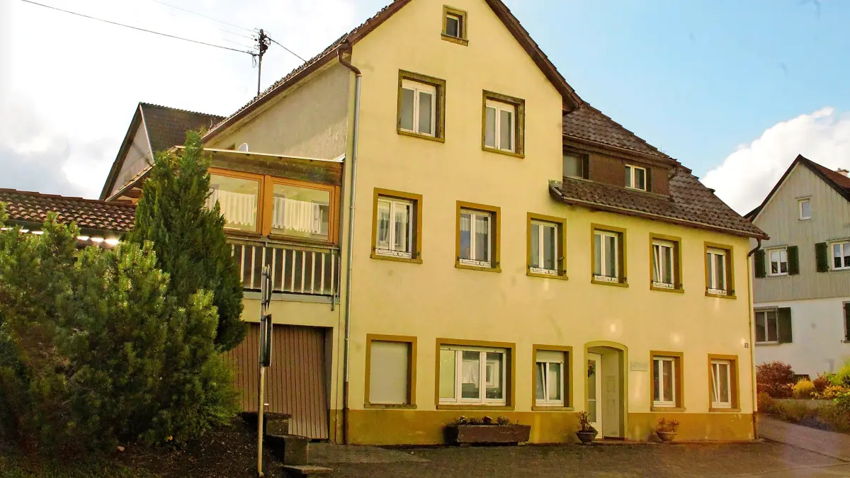 Das Anwesen Straub Mitten in Döggingen steht seit 2023 leer.