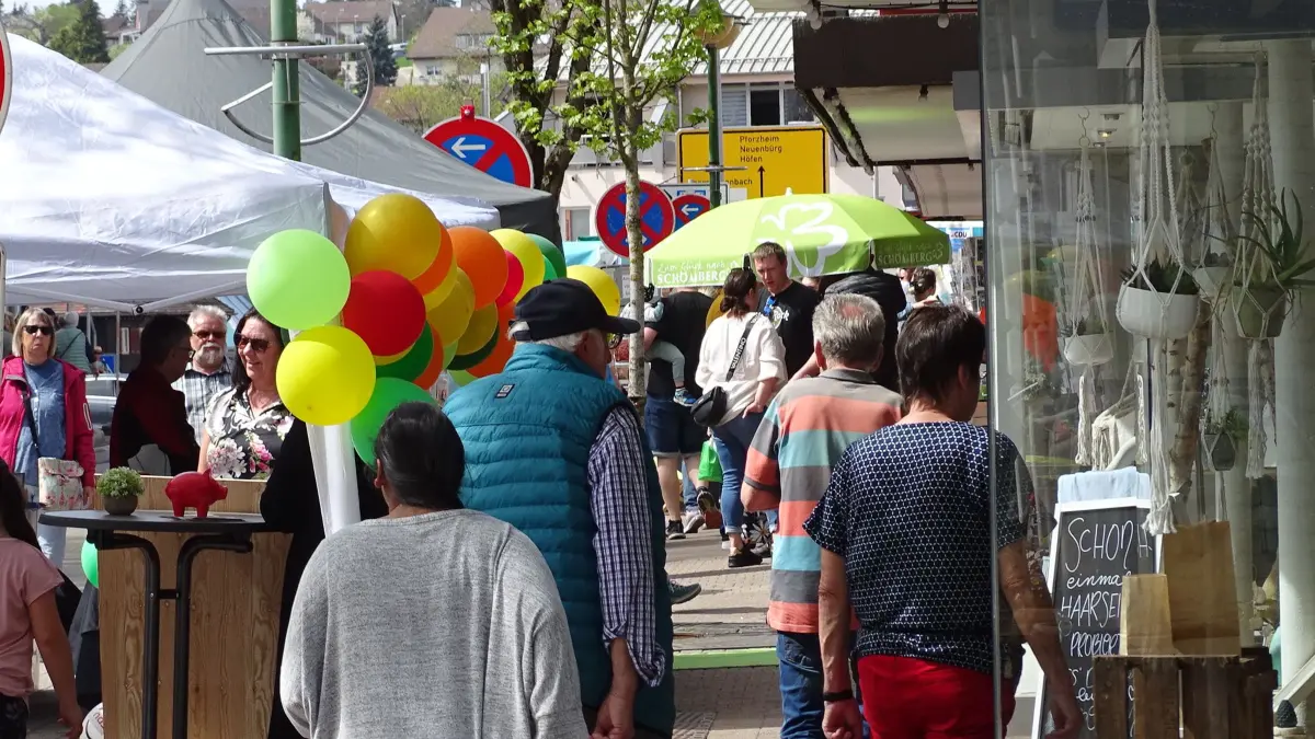 Bummeln in der Ortsmitte: Bei den Glücksmomenten ist es mit verlängerten Öffnungszeiten möglich.