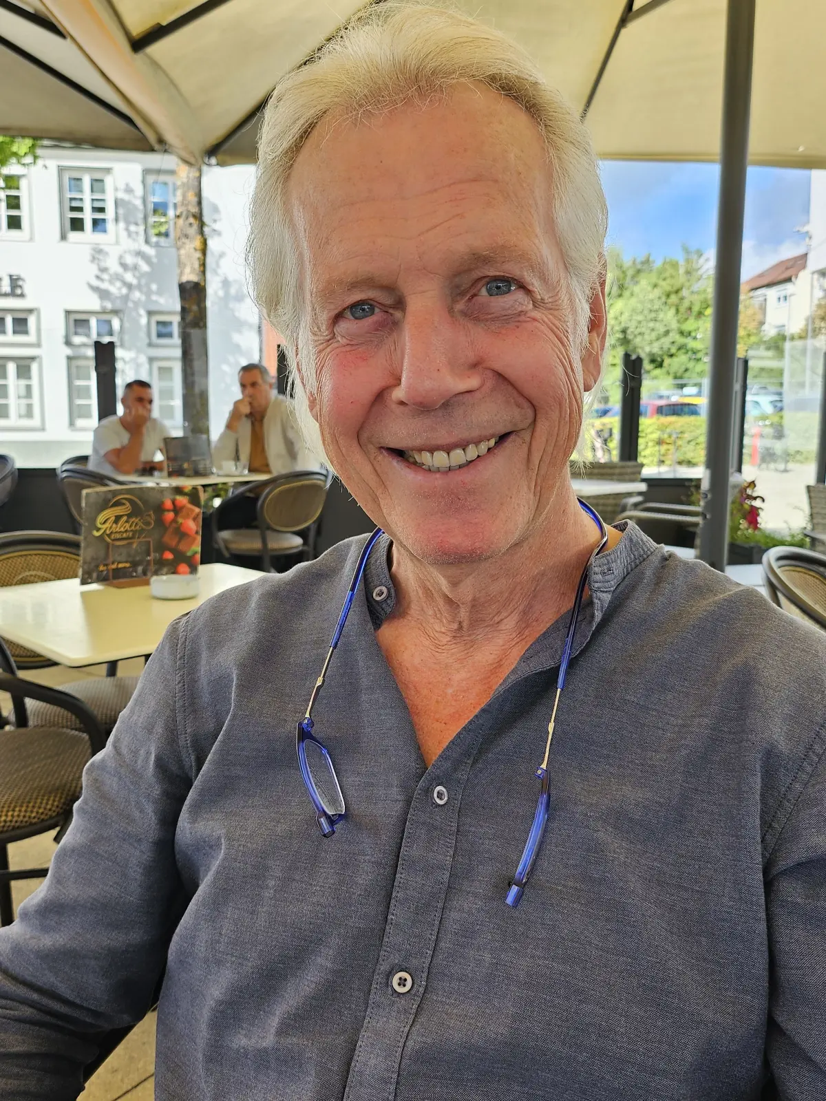 Reiner Schorer möchte die XXL-Krone versteigern.