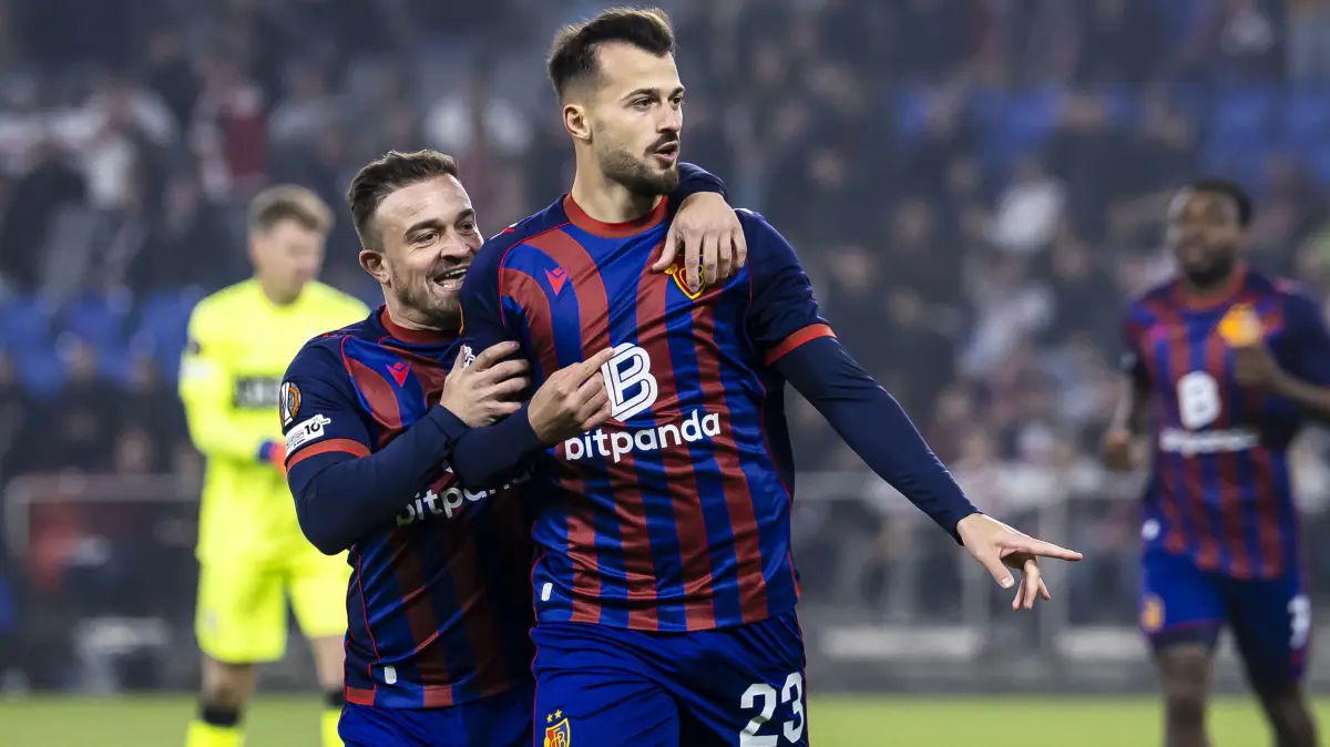 Albian Ajeti (rechts) und Xherdan Shaqiri werden vorerst nicht mehr gemeinsam jubeln.
