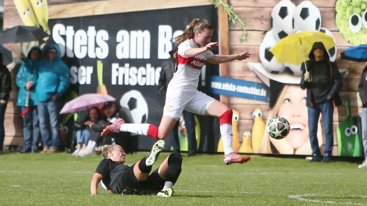 Der SV Eutingen (in Schwarz) muss im Pokal nach Sondelfingen.