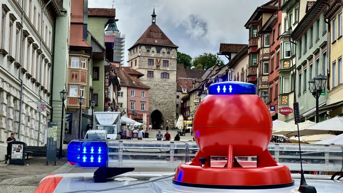 Die mobilen Sirenen befinden sich auf Einsatzfahrzeugen der Freiwilligen Feuerwehr Rottweil. Aufnahme vom bundesweiten Warntag 2024 am Rottweiler Hauptstraßenkreuz. (Archivbild)