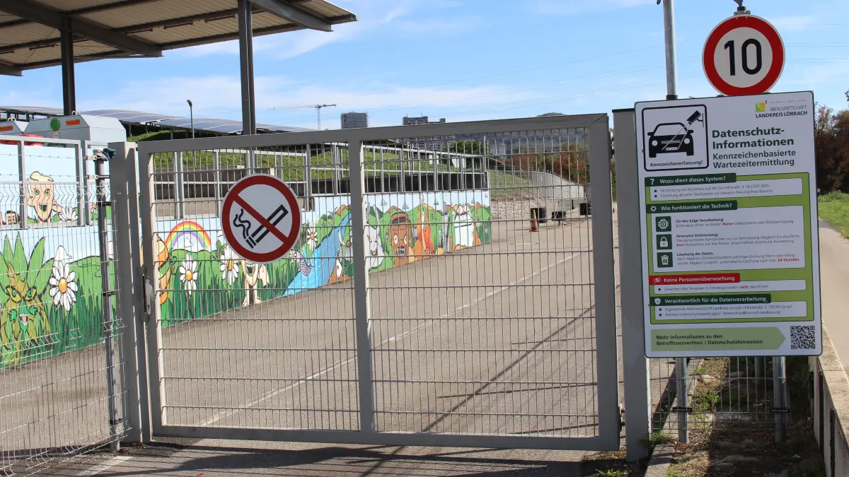Derzeit werden die Wartezeiten auf den Recyclingzentren Lörrach-Haagen und Rheinfelden-Herten ermittelt und angezeigt.