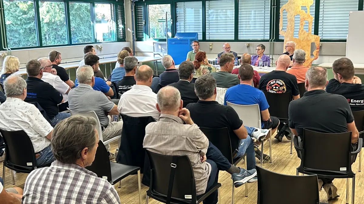 Bei der Informationsveranstaltung der Handwerkskammer Freiburg zur Reform der überbetrieblichen Ausbildung im Landkreis Lörrach wurde kritisch und kontrovers diskutiert.