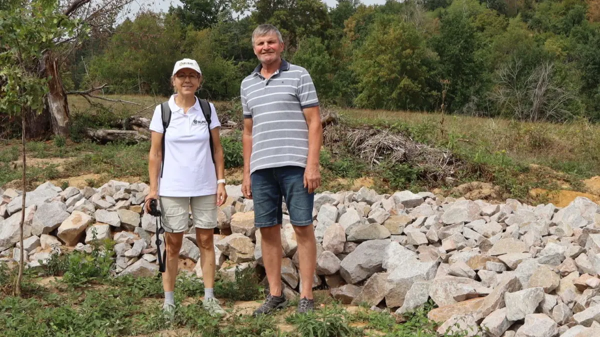 Ein neuer Steinriegel wurde als Teil des Biotopverbundes unter der Ägide Christine Steck und Horst Spreen angelegt.
