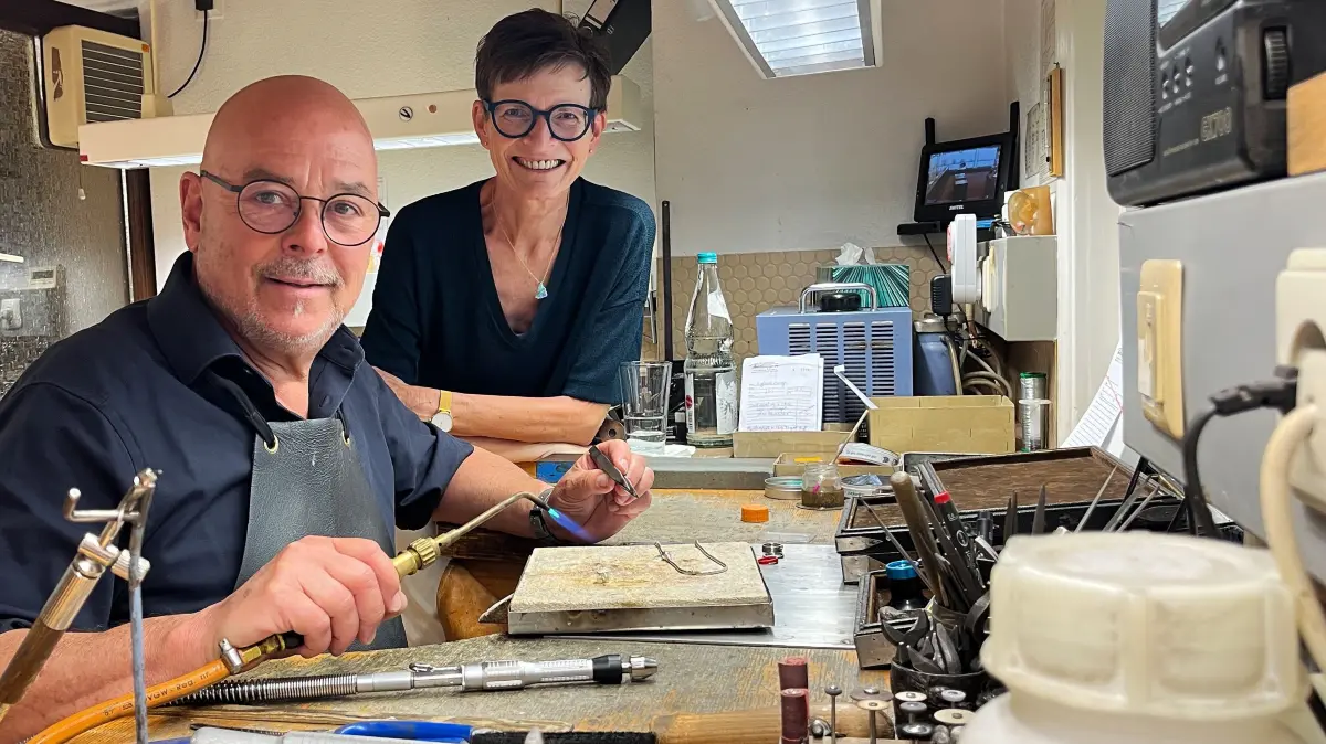 Künftig liegt der Fokus bei Irene und Jürgen Bidlingmaier auf ihrer Goldschmiede-Werkstatt.
