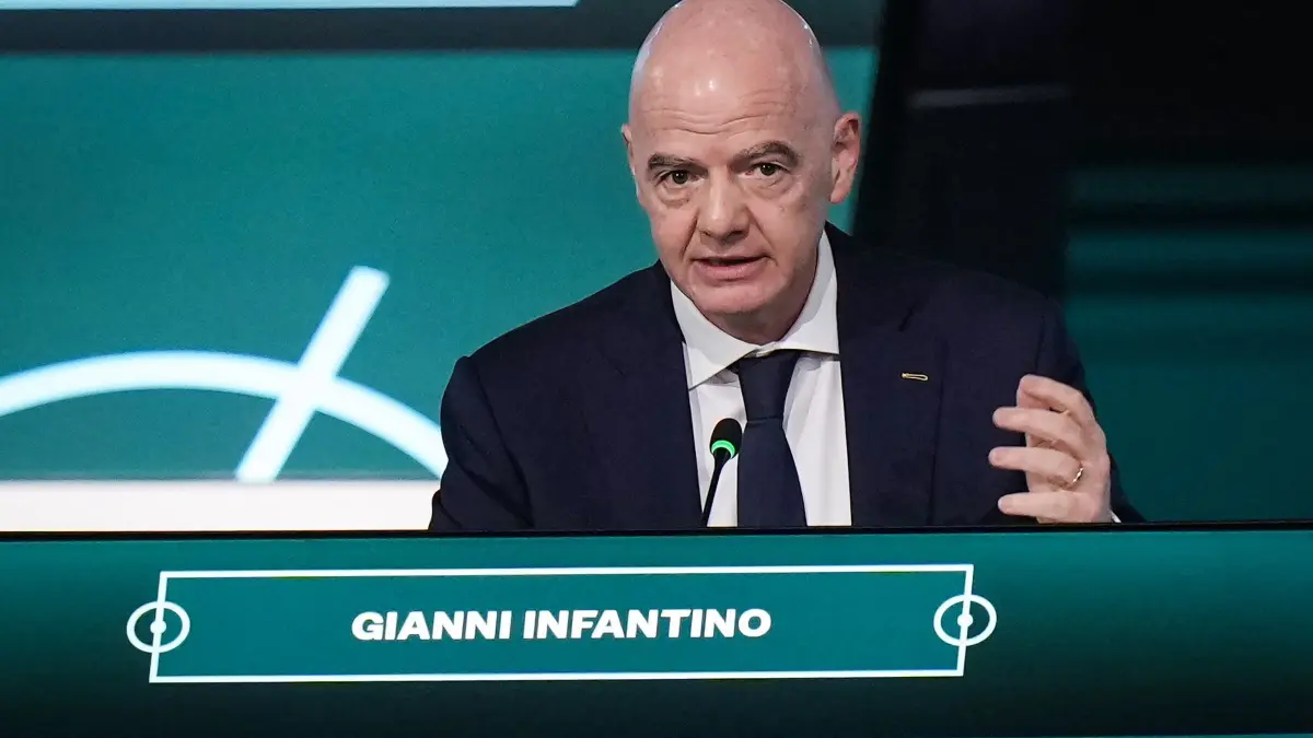 Gianni Infantino: ARCHIV - 30.04.2026, Kanada, Vancouver: FIFA-Präsident Gianni Infantino spricht während des 76. FIFA-Kongresses. (zu dpa: «FIFA-Präsident Infantino weicht Fragen zu seiner Zukunft aus») Foto: Darryl Dyck/The Canadian Press/AP/dpa +++ dpa-Bildfunk +++