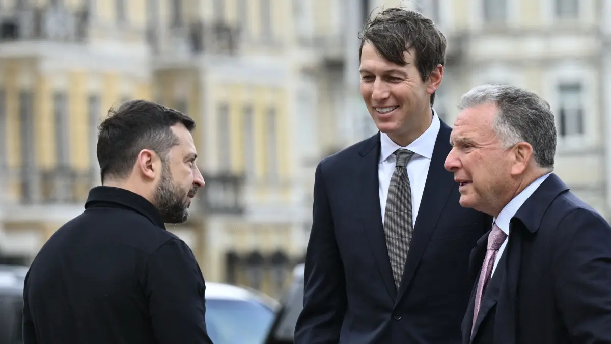 UKRAINE-US-RUSSIA-DIPLOMACY-CONFLICT-WAR: Ukraine's President Volodymyr Zelensky (L) welcomes US Special Envoy Steve Witkoff (R) and US President Donald Trump's son-in-law Jared Kushner (C) prior to their talks in Kyiv on September 6, 2026, amid the Russian invasion of Ukraine. US envoys Jared Kushner and Steve Witkoff arrived in Kyiv on September 6, 2026 for their first visit to the Ukrainian capital, a day after holding talks with Russia's Vladimir Putin in the Kremlin on ending more than four years of war between the neighbours. (Photo by Genya Savilov / AFP)