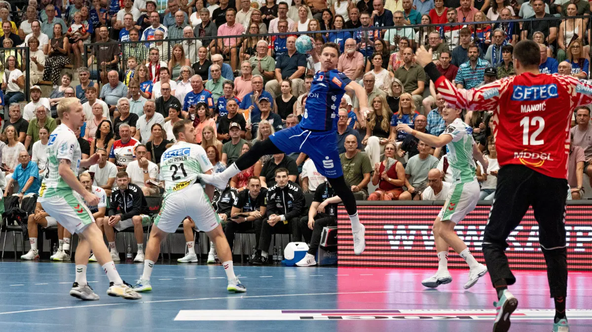 HBW Balingen Weilstetten vs. SC Magdeburg, GER, Opel 1. Handball Bundesliga, Meisterschaft, Spieltag 3, Saison 2026 2027, 06.09.2026,: Mex Raguse (HBW Balingen Weilstetten, #06), Torwurf,
HBW Balingen Weilstetten vs. SC Magdeburg, GER, Opel 1. Handball Bundesliga, Meisterschaft, Spieltag 3, Saison 2026 2027, 06.09.2026,
Eibner-Pressefoto/Andreas Ulmer