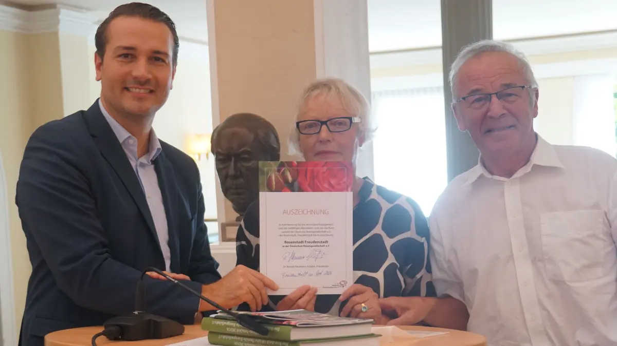 Mit einer feierlichen Zeremonie wurde Freudenstadt zur Rosenstadt erklärt.