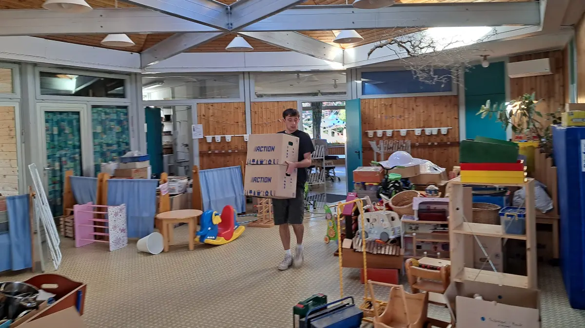 Beim Umzug in den neuen Kindergarten Locherhof gab es viel zu transportieren und neu aufzustellen.