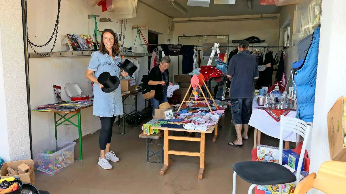 Bei Caroline Bösinger gab es vor unter anderem Kinder- und Damenbekleidung, aber auch Zylinder.