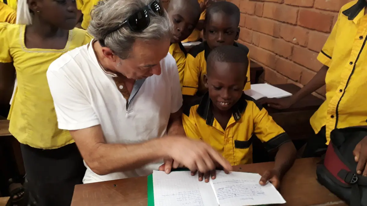Albrecht Schönbucher engagiert sich mit vielen Lauffreunden für die Mon-Devoir-Schule in Togo.