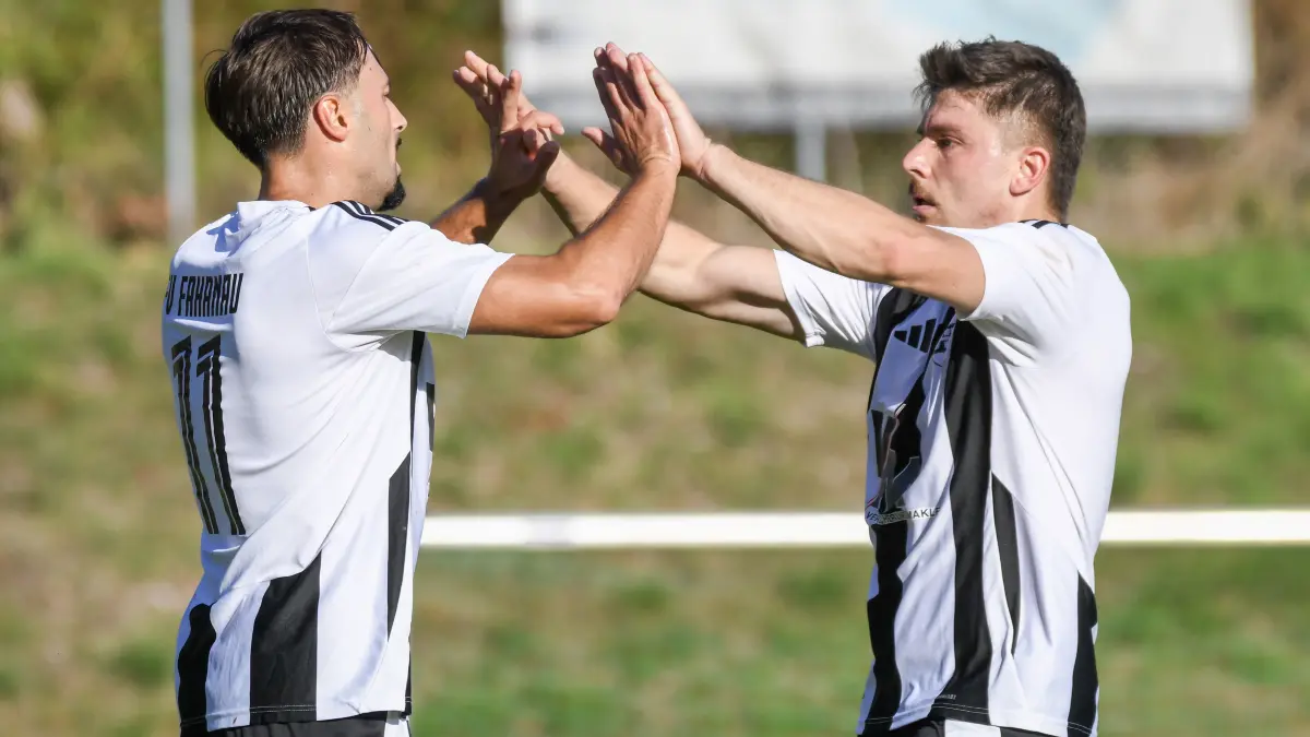 Gefährlicher Angriff: Jason Cerimi (links) und Klejdi Zenelak mischen die Liga auf.