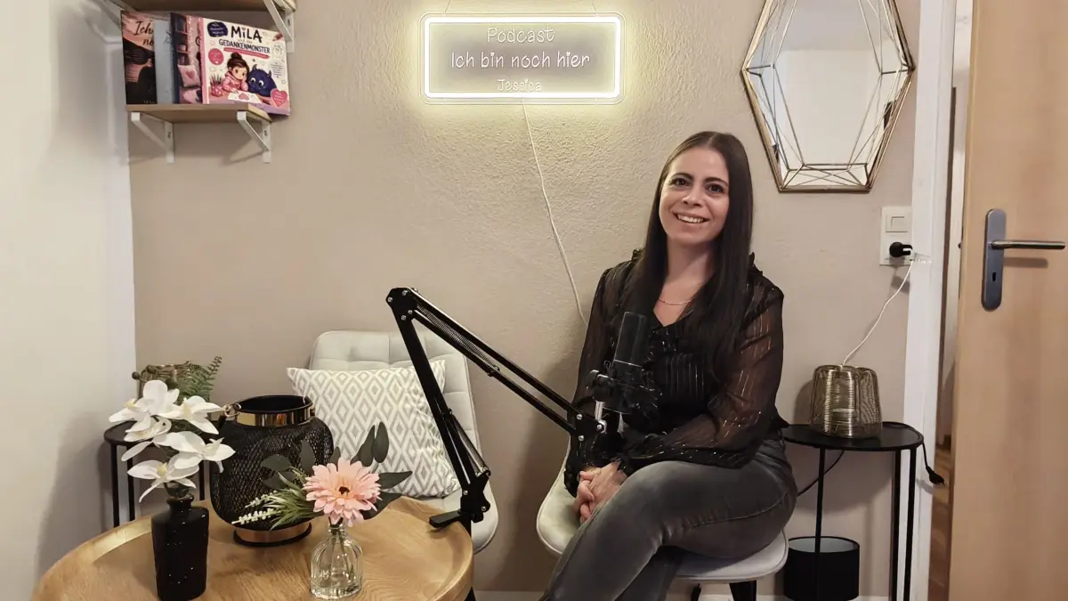 Jessica Ernst spricht in ihrem Podcast "Ich bin noch hier" über psychische Gesundheit.