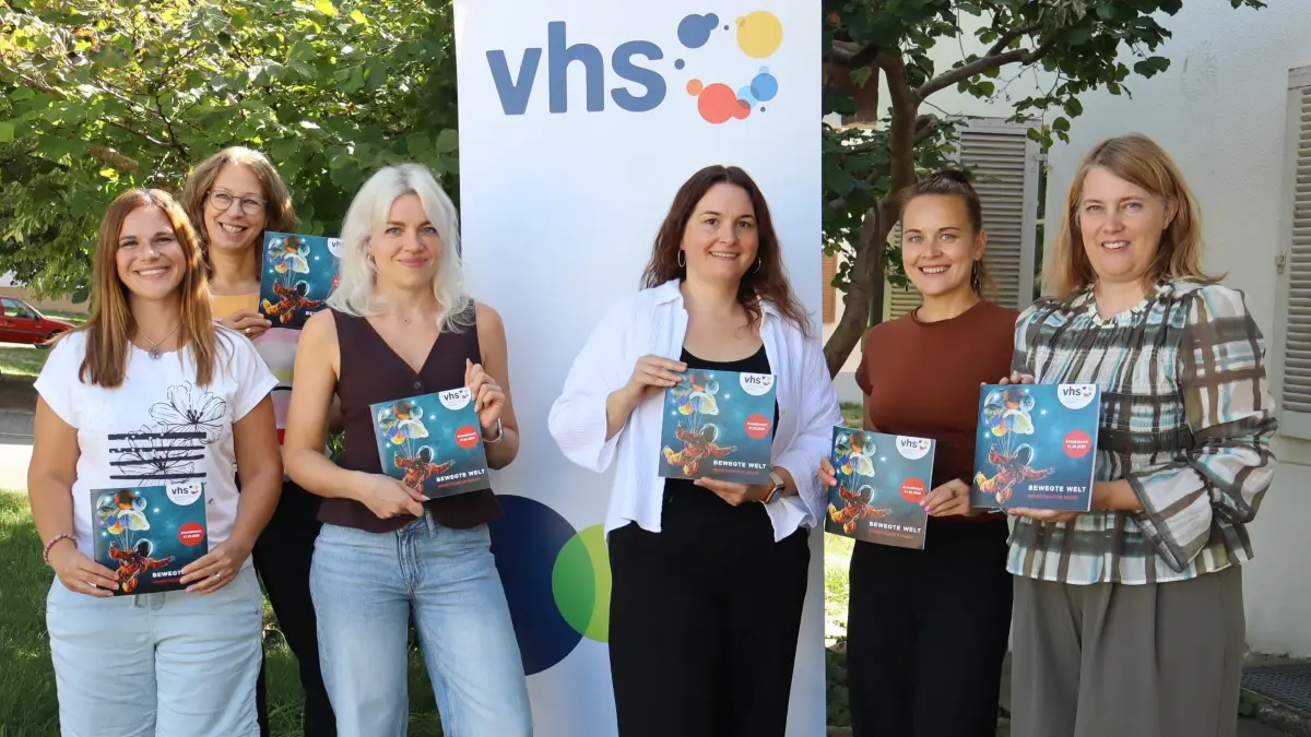 Das VHS-Team (von links) mit Ariane Barkmin, Ruth Simons, Kristina Maul, Claudia Fuhl, Katja Umnov und Leiterin Katrin Nuiro.