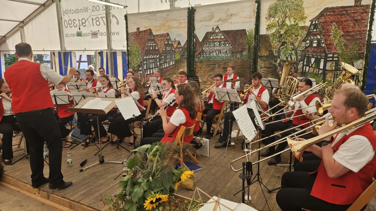 Mit dem Musikverein befreundete Orchester – wie das aus Waldprechtsweier – spielten beim Dorffest auf und sorgten für gute Stimmung