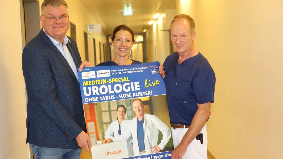 Michael Hoyer (links) freut sich, für sein Medizin-Special Professorin Daniela Schultz-Lampel und Alexander Lampel zum Thema Urologie gewonnen zu haben.