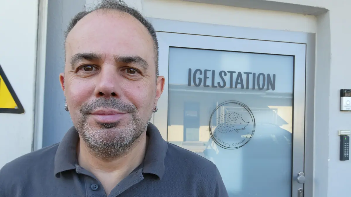Michael Lipps hat sich erst privat um verletzte Igel gekümmert und war dann einer der Gründungsmitglieder der Igelrettung Ortenau