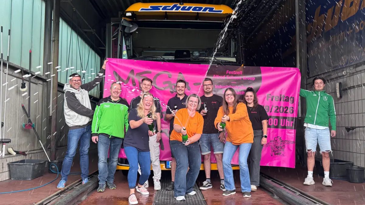 Die Vertreter der Haiterbacher Vereine TSV Haiterbach, Hütte Haiterbach, Goasastall, VfR Beihingen, Kuckucks-Gugga sowie Feuerwehr Unterschwandorf laden zur großen Mega-Schaum-Party ein.