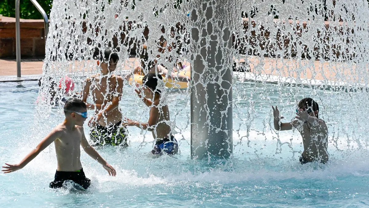 Der Wasserpilz im Nichtschwimmerbecken ist bei den Besuchern des Terrassenbads sehr beliebt.
