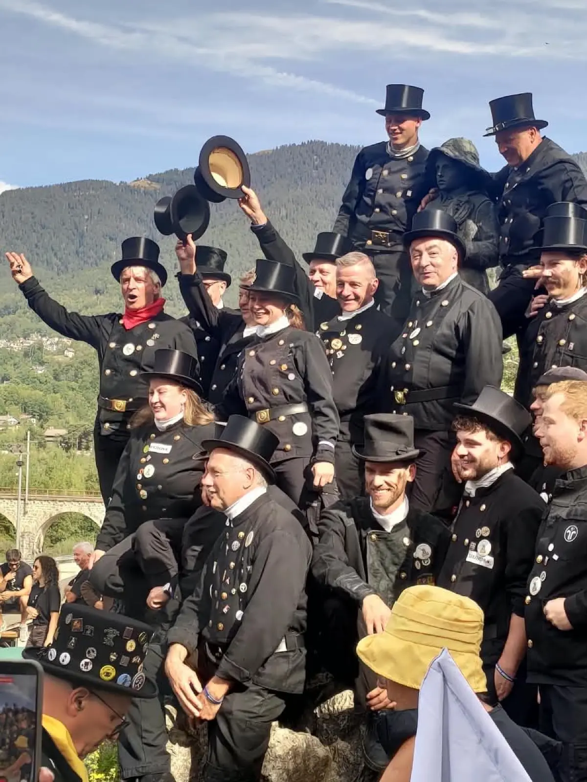 Schornsteinfegergruppe Sekinger am Denkmal in Malesco