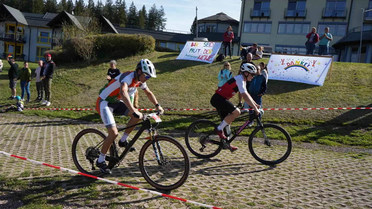 „Biken für krebskranke Kinder“ ist das Motto – auch deshalb führt die Strecke für alle Disziplinen an der Klinik vorbei.
