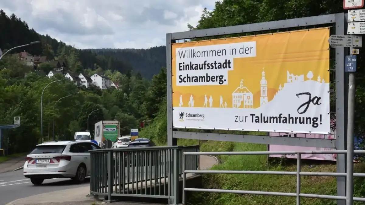 Die Talumfahrung in Schramberg ist seit Jahrzehnten Thema. Jetzt gibt es erneut einen Vorstoß. (Archivbild)